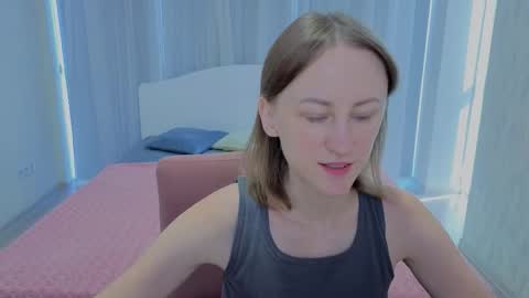 Snapshot of luluchiiii chatting on 19, 9, 2025 Lily online show from 19, 9, 2025