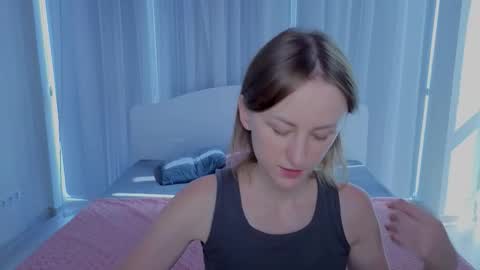 Snapshot of luluchiiii chatting on 22, 9, 2025 Lily online show from 22, 9, 2025