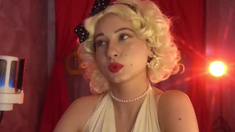 Snapshot of lumenova chatting on 26, 9, 2025 Amelia online show from 26, 9, 2025