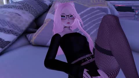 lumipink online show from 9, 11, 2025