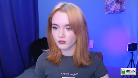 Snapshot of luna_berryy chatting on 2, 1, 2025 luna_berryy online show from 2, 1, 2025