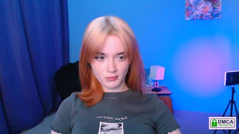 Snapshot of luna_berryy chatting on 2, 1, 2025 luna_berryy online show from 2, 1, 2025