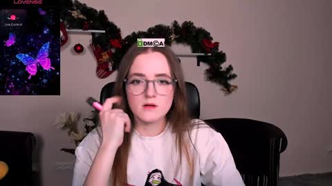 Snapshot of luna_berryy chatting on 3, 1, 2025 luna_berryy online show from 3, 1, 2025