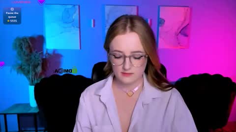 luna_berryy online show from 4, 3, 2026