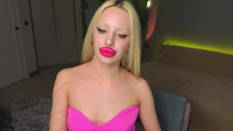 Snapshot of luna_beverly chatting on 30, 4, 2026 luna_beverly online show from 30, 4, 2026