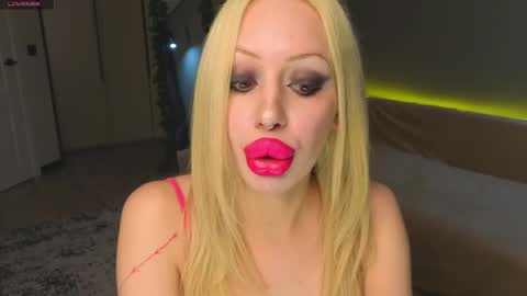 Snapshot of luna_beverly chatting on 1, 5, 2026 luna_beverly online show from 1, 5, 2026
