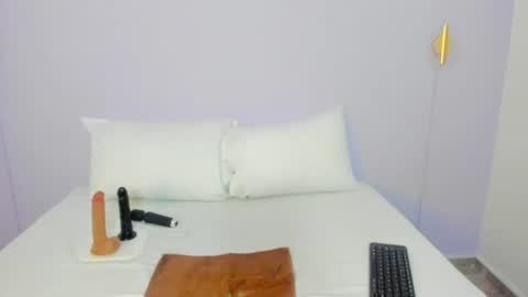 Snapshot of luna_blazze_ chatting on 16, 7, 2026 L U N A online show from 16, 7, 2026