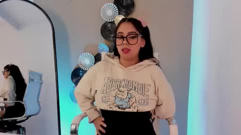 luna_cute14 online show from 18, 12, 2025