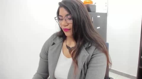 luna  online show from 1, 12, 2025