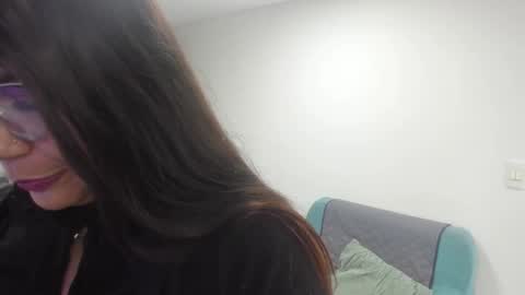 luna  online show from 19, 12, 2025