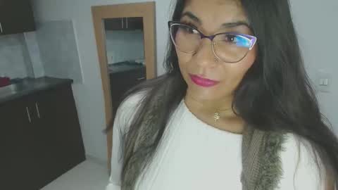 luna  online show from 5, 4, 2026