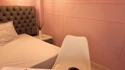 luna_hot_ass online show from 18, 4, 2026