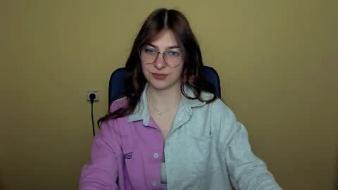 Snapshot of luna_lush_ chatting on 1, 5, 2026 Luna online show from 1, 5, 2026