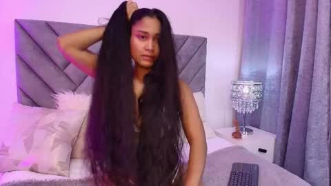 luna_queen7 online show from 23, 4, 2026