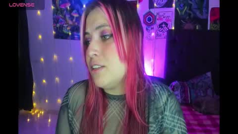 Snapshot of luna_ray420 chatting on 5, 1, 2026 MISS LUNA online show from 5, 1, 2026