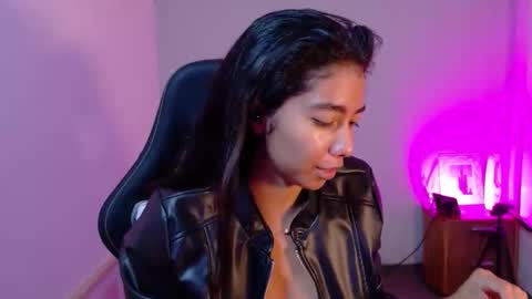 Snapshot of luna_roja25 chatting on 19, 3, 2026 LUNA online show from 19, 3, 2026