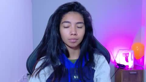 Snapshot of luna_roja25 chatting on 24, 3, 2026 LUNA online show from 24, 3, 2026