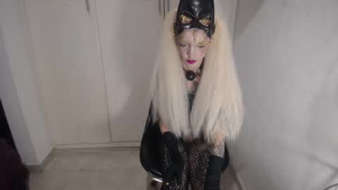 Snapshot of luna_rosita chatting on 13, 12, 2024 Luna online show from 13, 12, 2024