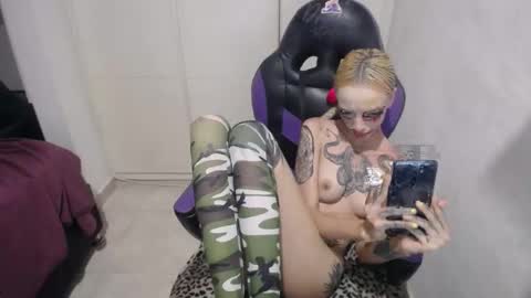Snapshot of luna_rosita chatting on 20, 12, 2024 Luna online show from 20, 12, 2024