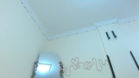 Luna Rougets online show from 6, 4, 2026