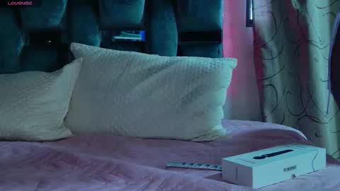 luna_sophya online show from 6, 10, 2025