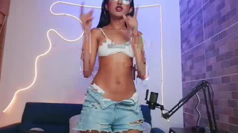 Snapshot of luna_valen chatting on 1, 5, 2026 luna_valen online show from 1, 5, 2026