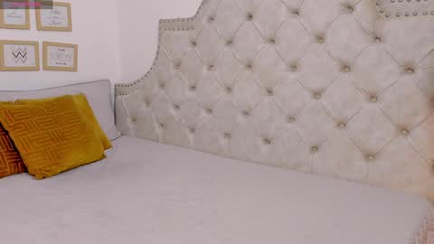 luna_valle online show from 4, 2, 2025