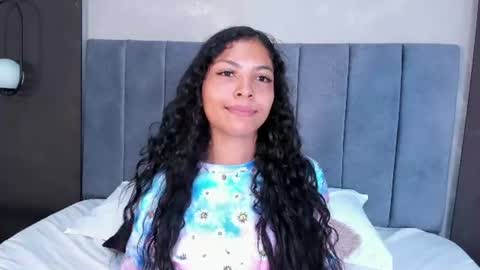 luna_varela_ online show from 17, 6, 2026