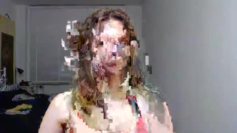 L U N A  online show from 27, 10, 2025