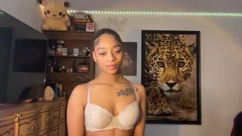 lunaa_11 online show from 13, 12, 2024