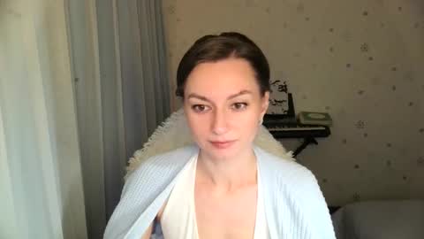 lunaa_bluee online show from 9, 11, 2025