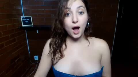 lunaa_m_ online show from 21, 2, 2025