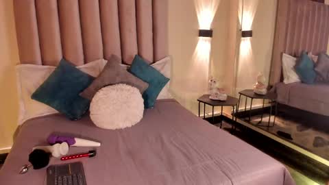 Snapshot of lunaa_moonn chatting on 23, 5, 2026 lunaa_moonn online show from 23, 5, 2026