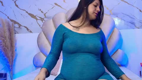 Snapshot of lunaa_rossee_ chatting on 6, 4, 2026 Lunaa rossee online show from 6, 4, 2026