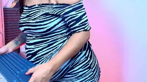 Snapshot of lunaa_rossee_ chatting on 2, 5, 2026 Lunaa rossee online show from 2, 5, 2026