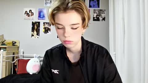 Snapshot of lunaastar_ chatting on 10, 1, 2025 lunaastar_ online show from 10, 1, 2025