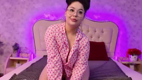 lunababe_ online show from 3, 7, 2026