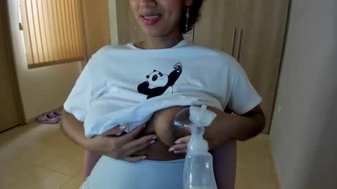 Snapshot of lunabelu_xr chatting on 18, 10, 2025 lunabelu_xr online show from 18, 10, 2025