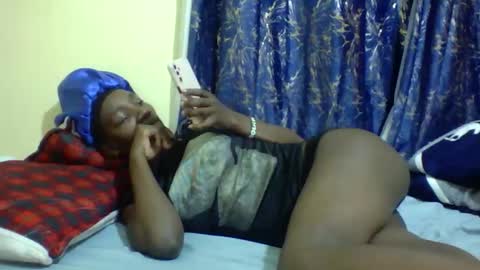 lunah_kitty online show from 14, 5, 2026