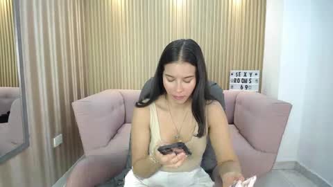 Snapshot of lunamillers_ chatting on 25, 4, 2026 lunamillers_ online show from 25, 4, 2026