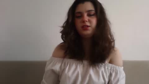 Snapshot of lunamoody chatting on 29, 9, 2025 lunamoody online show from 29, 9, 2025
