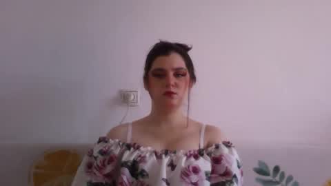 Snapshot of lunamoody chatting on 2, 10, 2025 lunamoody online show from 2, 10, 2025