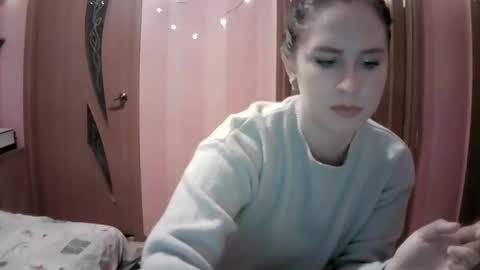 lunamystique_ online show from 28, 1, 2025