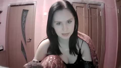 lunamystique_ online show from 29, 1, 2025
