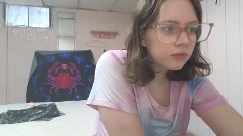 Snapshot of lunaquinn45 chatting on 2, 1, 2025 lunaquinn45 online show from 2, 1, 2025