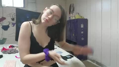 Snapshot of lunaquinn45 chatting on 2, 3, 2025 lunaquinn45 online show from 2, 3, 2025
