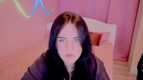 Snapshot of lunariaas chatting on 17, 4, 2026 Valeria online show from 17, 4, 2026