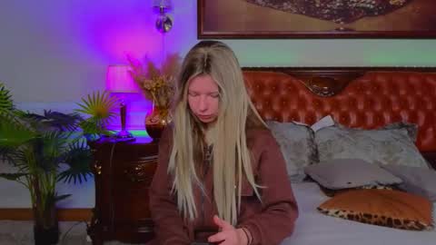 Luna Rishi online show from 5, 2, 2026