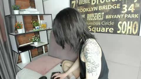 Snapshot of lunaroffset chatting on 28, 5, 2026 Matthew online show from 28, 5, 2026