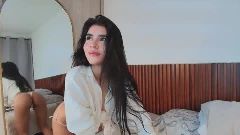 Luna Rousse online show from 15, 4, 2026